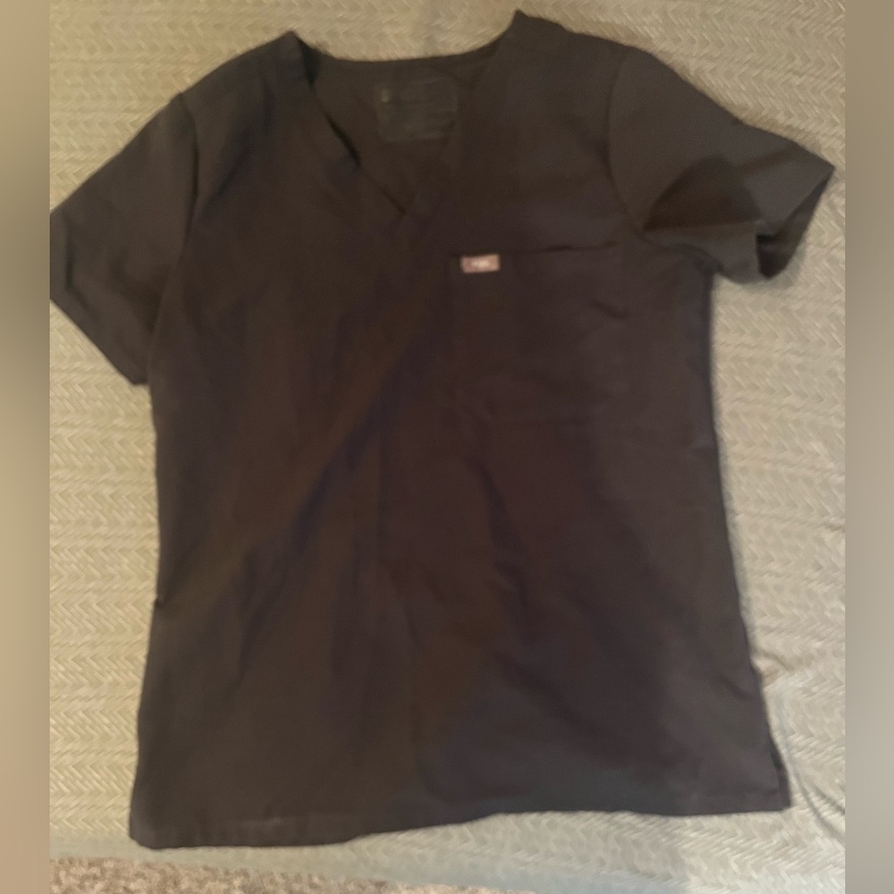 Figs scrub top